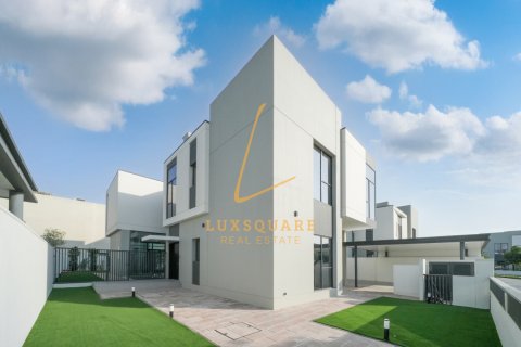 Vilë në Al Furjan, Dubai, Emiratet e Bashkuara Arabe 5 dhoma gjumi, 624 m2. № 694618 - Foto 12