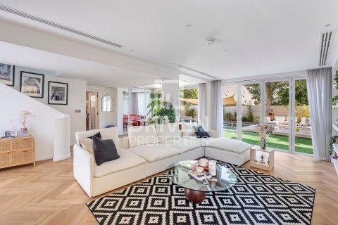 Müüa villa asukohaga Jumeirah Park, Dubai, AÜE: 4 magamistoaga, 510 m² Nr 653167 - pilt 3