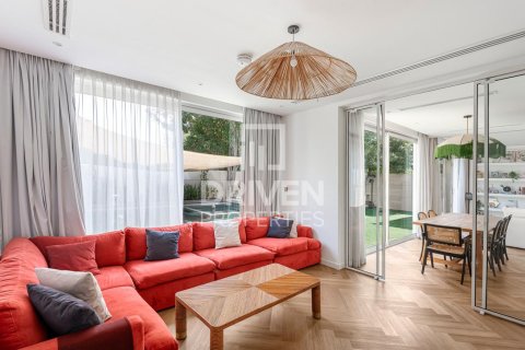 Müüa villa asukohaga Jumeirah Park, Dubai, AÜE: 4 magamistoaga, 510 m² Nr 653167 - pilt 7