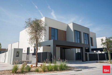 Villa itt: Dubai, EAE, 4 hálószoba, 398 m², azonosító: 686004