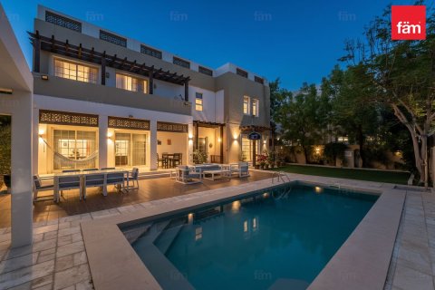 Villa i Dubai, Emiratene 5 soverom, 756 kvm nr. 686005