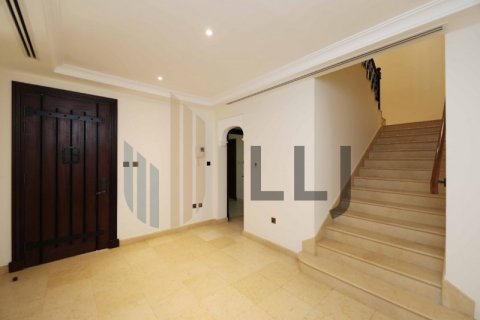 Townhouse on the Saadiyat Island, Abu Dhabi, UAE 4 bedrooms, 381 sq.m. № 573933 - photo 9