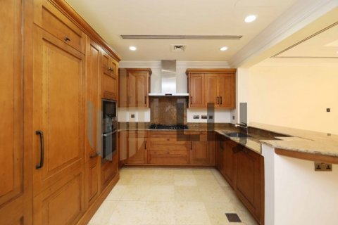 Townhouse on the Saadiyat Island, Abu Dhabi, UAE 4 bedrooms, 381 sq.m. № 573933 - photo 7
