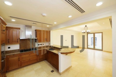 Townhouse on the Saadiyat Island, Abu Dhabi, UAE 4 bedrooms, 381 sq.m. № 573933 - photo 6