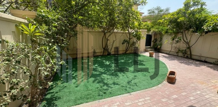 Řadový dům na Saadiyat Island, Abu Dhabi, SAE 4 ložnice, 340 m² Č.: 573934
