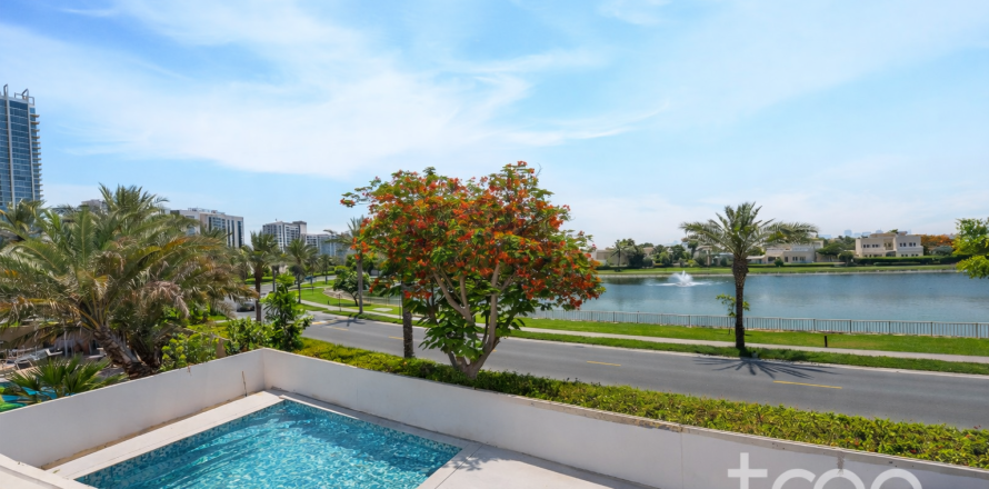 Vilë në Meadows, Dubai, Emiratet e Bashkuara Arabe 5 dhoma gjumi, 436.64 m2. № 753613