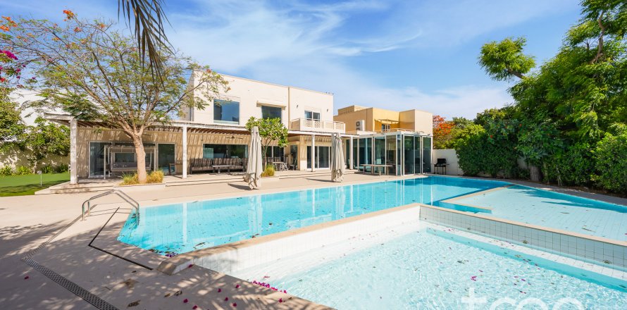 Villa en Meadows, Dubai, EAU 6 dormitorios, 566.71 m² № 753611