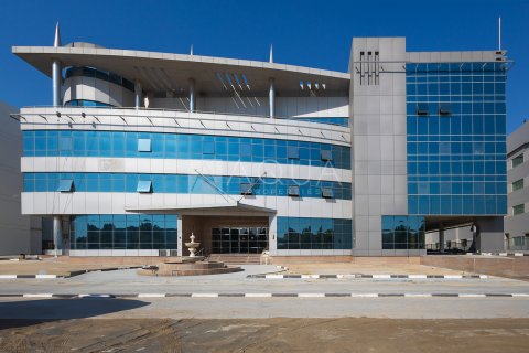 Magasin à louer à Dubai, EAU 144.1 m2 № 695502 - photo 15