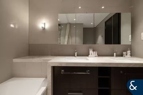 Apartment in BOULEVARD POINT in Downtown Dubai (Downtown Burj Dubai), UAE 1 bedroom, 86 sq.m. № 698467 - photo 9