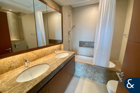 Appartement te huur in The Hills, Dubai, VAE 1 slaapkamer, 82 vr.m., nr 698466 - foto 9