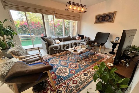 Vila u gradu Dubai Land, UAE 4 spavaće sobe, 276 m2 Br. 737411 - Slika 2