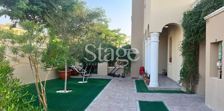 Vila u gradu Dubai Land, UAE 4 spavaće sobe, 276 m2 Br. 737411