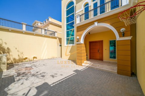Villa in affitto a Jumeirah Park, Dubai, EAU 4 camere da letto, 512 mq. № 700866 - foto 17