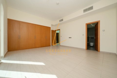 Vilă de închiriat în Jumeirah Park, Dubai, EAU 4 dormitoare, 511 mp.  №700865 - poză 8