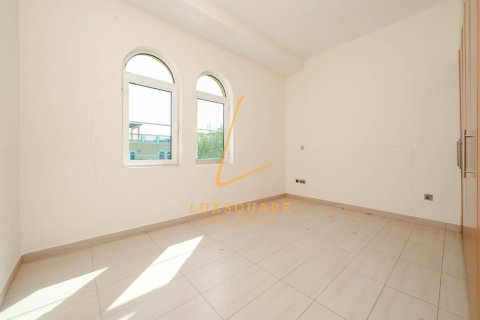 Vilă de închiriat în Jumeirah Park, Dubai, EAU 4 dormitoare, 511 mp.  №700865 - poză 15