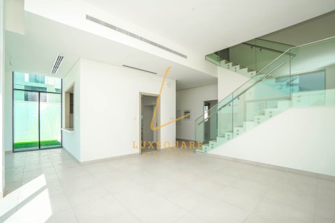 Зняти в оренду віллу в Al Furjan, Дубай, ОАЕ 4 спальні, 336м2, № 700870 - фото 2