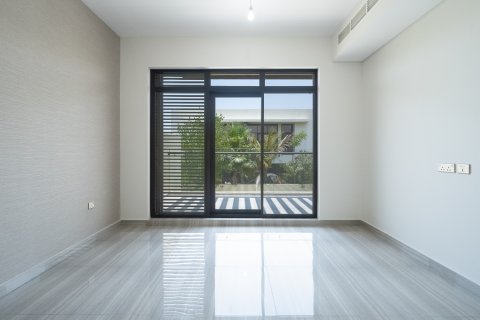 Снять в аренду таунхаус в DAMAC Hills (Akoya by DAMAC), Дубай, ОАЭ 4 спальни, 177.41м2, № 749679 - фото 13