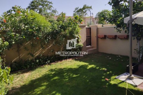 Villa in Serena, Dubai, UAE 2 bedrooms, 180 sq.m. № 593058 - photo 1