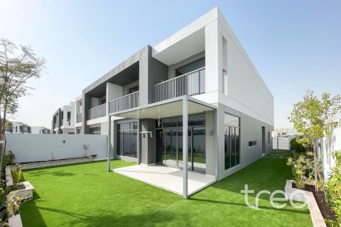 Vila v Dubai South (Dubai World Central), SAE 5 spální, 390.47 m2 č. 733161 - Fotografia 4