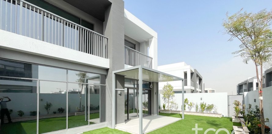 Vila v Dubai South (Dubai World Central), SAE 5 spální, 390.47 m2 č. 733161