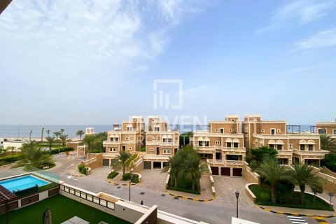 Apartment i Palm Jumeirah, Dubai, UAE 2 soveværelser, 183.11 kvm № 741682