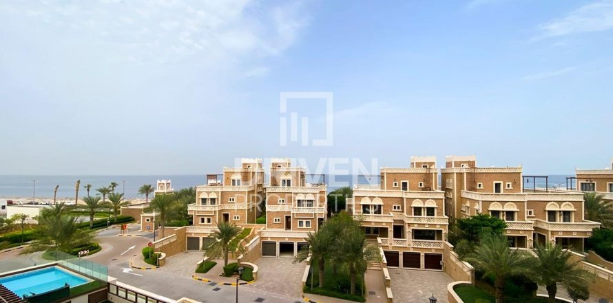 Palm Jumeirah, Dubai, संयुक्त अरब अमीरात में अपार्टमेंट, 2 बेडरूम, 183.11 वर्ग मीटर, संख्या 741682
