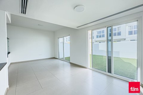 Casa urbana para arrendamento em Dubai, EAU 4 quartos, 391.1 m2 № 725976 - foto 2