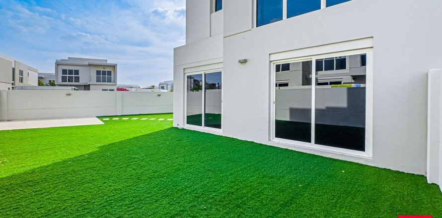 Casa urbana em Dubai, EAU 4 quartos, 391.1 m2 № 725976