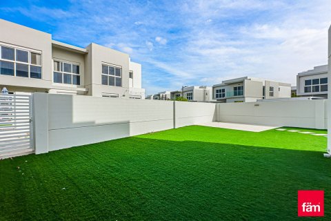 Casa urbana para arrendamento em Dubai, EAU 4 quartos, 391.1 m2 № 725976 - foto 6