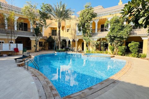Villa til leje i Jumeirah, Dubai, UAE 4 soveværelser, 325 kvm № 686604 - foto 2