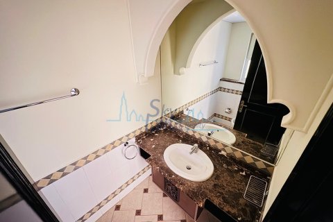 Villa til leje i Jumeirah, Dubai, UAE 4 soveværelser, 325 kvm № 686604 - foto 28