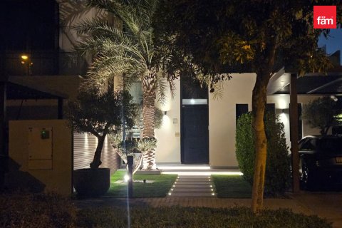 Müüa ridamaja asukohaga Dubai, AÜE: 4 magamistoaga, 315.2 m² Nr 760897 - pilt 13