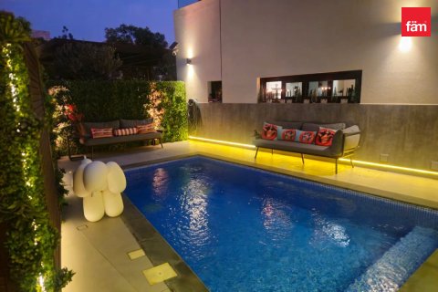 Müüa ridamaja asukohaga Dubai, AÜE: 4 magamistoaga, 315.2 m² Nr 760897 - pilt 2