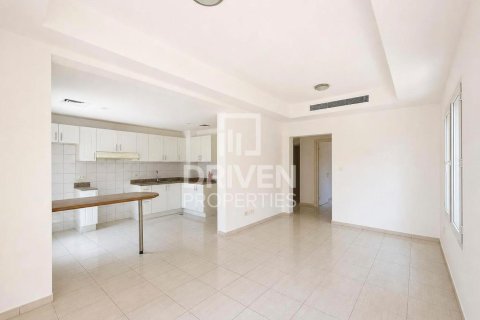 Vilă de vânzare în The Springs, Dubai, EAU 2 dormitoare, 241.27 mp.  №765204 - poză 2