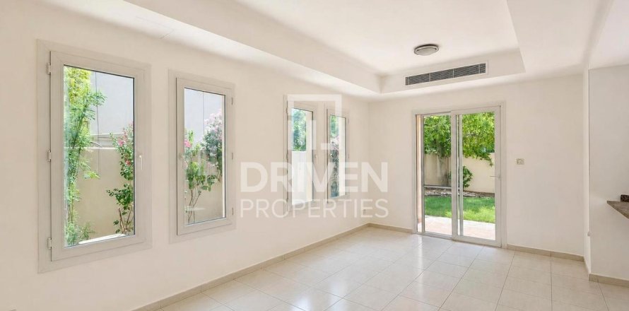 Vilă în The Springs, Dubai, EAU 2 dormitoare, 241.27 mp.  №765204