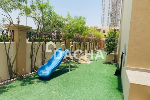 Jumeirah Village Circle, Dubai, UAE의 판매용 빌라 침실 3개, 227제곱미터 번호 714748 - 사진 4