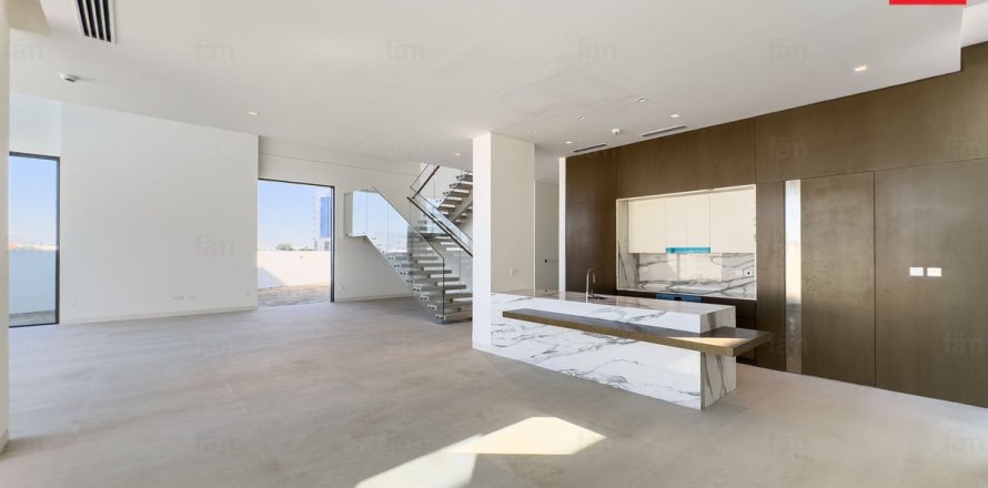 Вілла в Дубай, ОАЕ 5 спалень, 882.8м2 № 661550