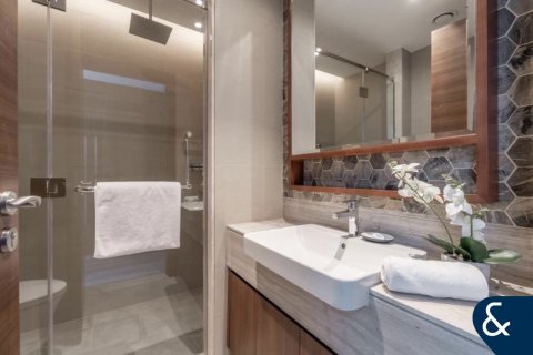 Appartamento in vendita a Downtown Dubai (Downtown Burj Dubai), Dubai, EAU 2 camere da letto, 128 mq. № 666864 - foto 11