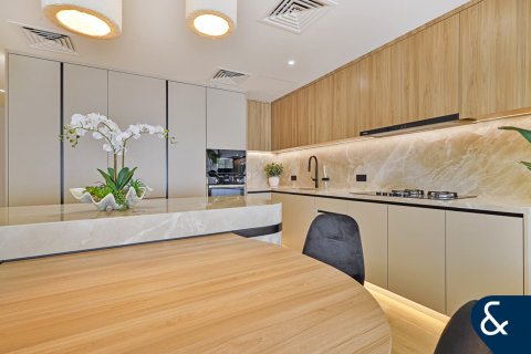 شقة للبيع في دائرة قرية جميرا، دبي، الإمارات العربية المتحدة 4 غرفة نوم ، 300 متر مربع ، رقم 666862 - صورة 2