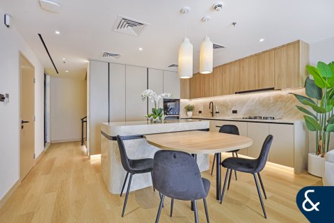 شقة للبيع في دائرة قرية جميرا، دبي، الإمارات العربية المتحدة 4 غرفة نوم ، 300 متر مربع ، رقم 666862 - صورة 1