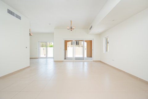Dubai Land, Dubai, BAE’de kiralık villa 4 yatak odası, 426.28 m² No 749604 - fotoğraf 4