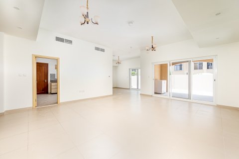 Dubai Land, Dubai, BAE’de kiralık villa 4 yatak odası, 426.28 m² No 749604 - fotoğraf 3