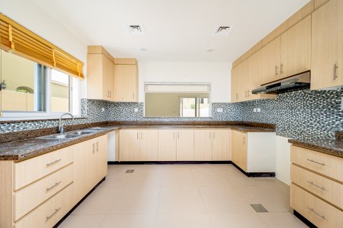 Dubai Land, Dubai, BAE’de kiralık villa 4 yatak odası, 426.28 m² No 749604 - fotoğraf 1