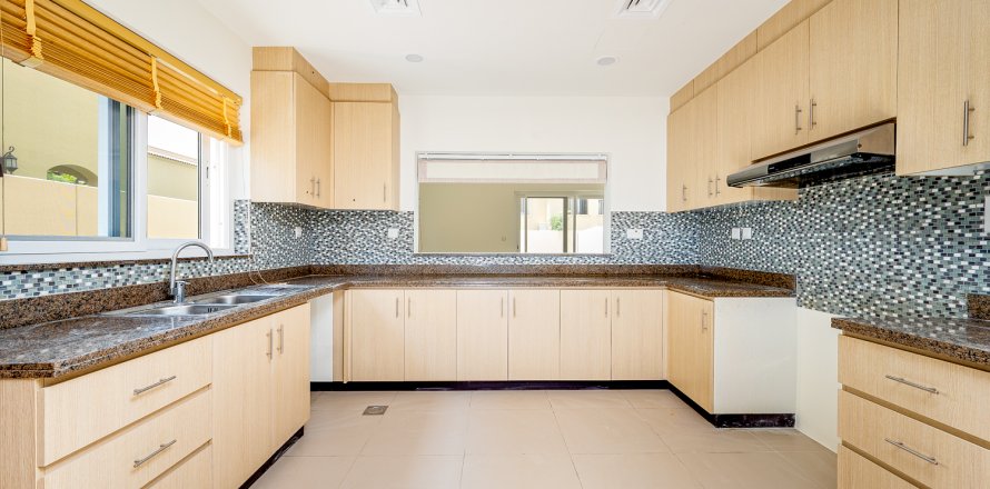 Dubai Land, Dubai, BAE’de villa 4 yatak odası, 426.28 m&sup2; No 749604