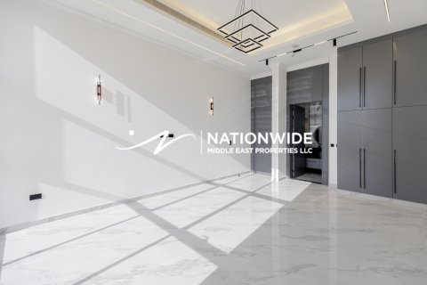 Villa in Abu Dhabi, UAE 6 bedrooms, 970 sq.m. № 647178 - photo 10