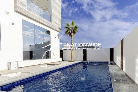 Villa in Abu Dhabi, UAE 6 bedrooms, 970 sq.m. № 647178 - photo 1