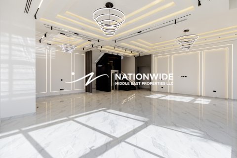 Villa in Abu Dhabi, UAE 6 bedrooms, 970 sq.m. № 647178 - photo 4