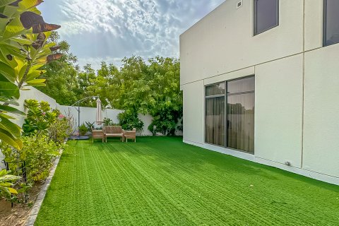 Villa in Dubai, UAE 6 bedrooms, 393.37 sq.m. № 748521 - photo 6