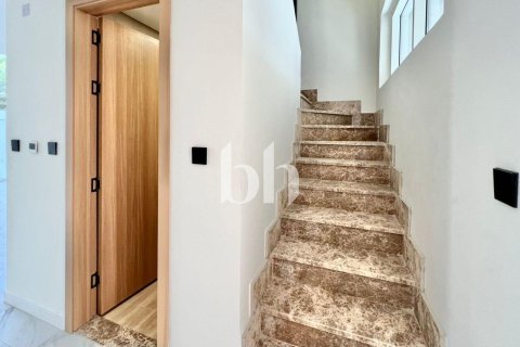Řadový dům v Dubai Investment Park, SAE 4 ložnice, 80.07 m² Č.: 748626 - fotografie 9