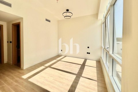 Řadový dům v Dubai Investment Park, SAE 4 ložnice, 80.07 m² Č.: 748626 - fotografie 15